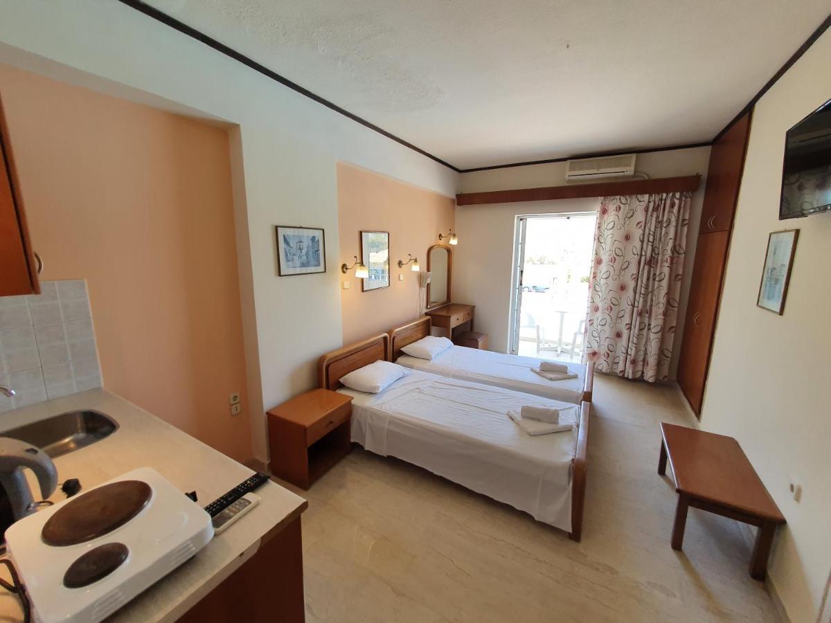 Vivian Hotel Лаганас Экстерьер фото